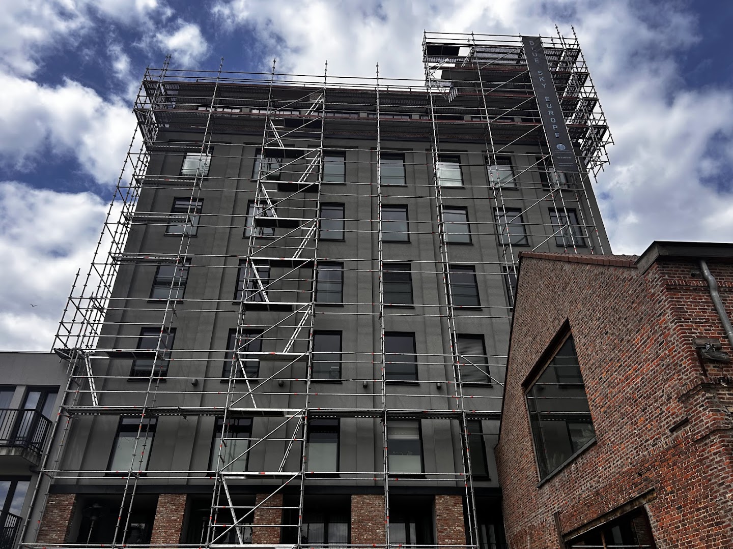 Foto van Blue Sky Europe in Antwerpen — Steigerverhuurbedrijf (foto 2)