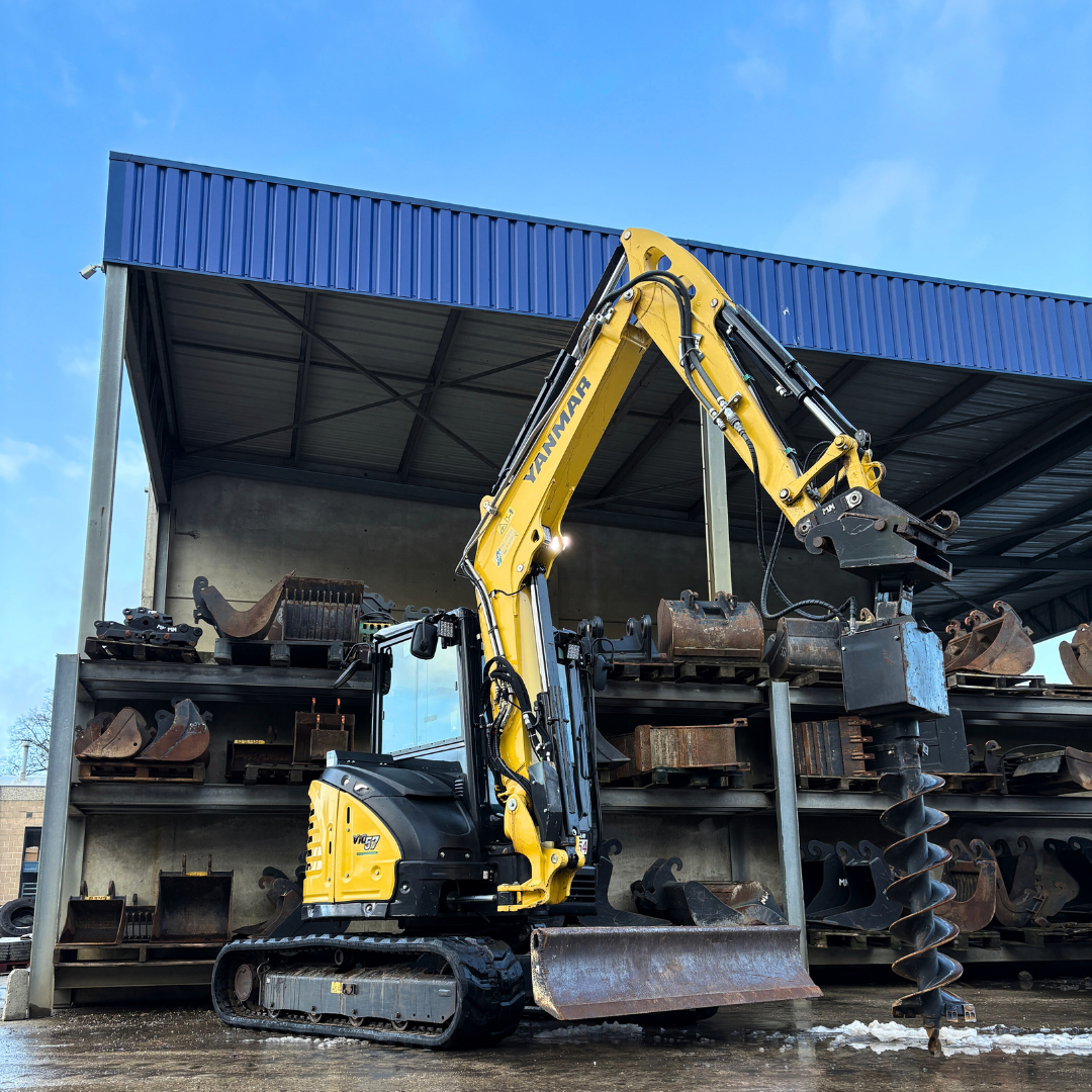 Foto van FM bouwmachines in Eindhout — Machinewerkplaats (foto 3)