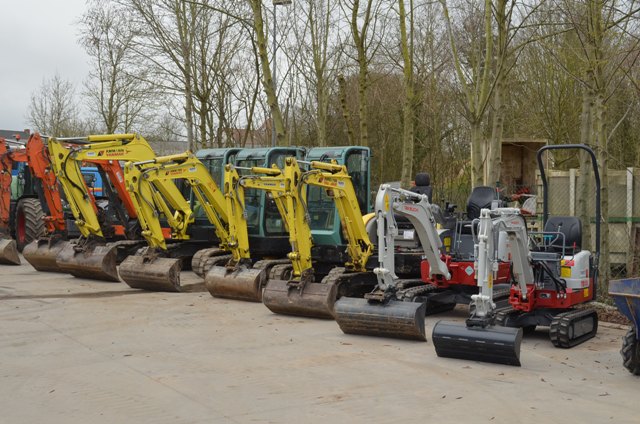 Foto van DEPRIESTER Afbraak, Grondwerken, Omgevingswerken, Verhuur, Tuinbouw in Kluisbergen — Bouwbedrijf (foto 2)