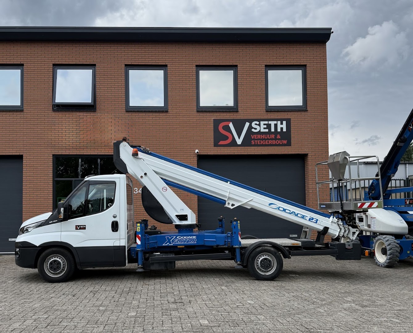 Foto van Seth Verhuur & Steigerbouw | Hoogwerker huren in Dordrecht — Verhuurbedrijf voor apparatuur (foto 2)