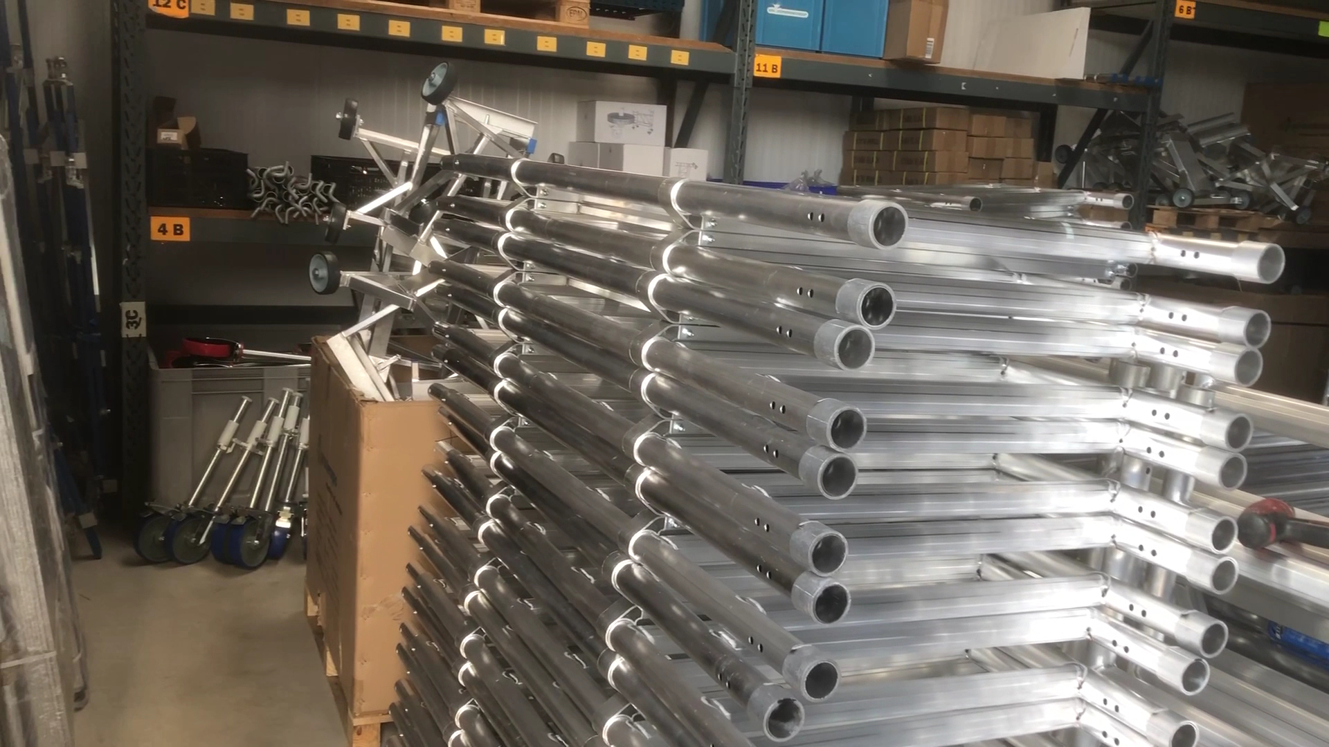 Foto van Steco Steigers | Groothandel steigers, stellingen, rolsteiger, kamersteigers, gevelsteigers, trappen & ladders in Maaseik — Groothandelaar (foto 2)