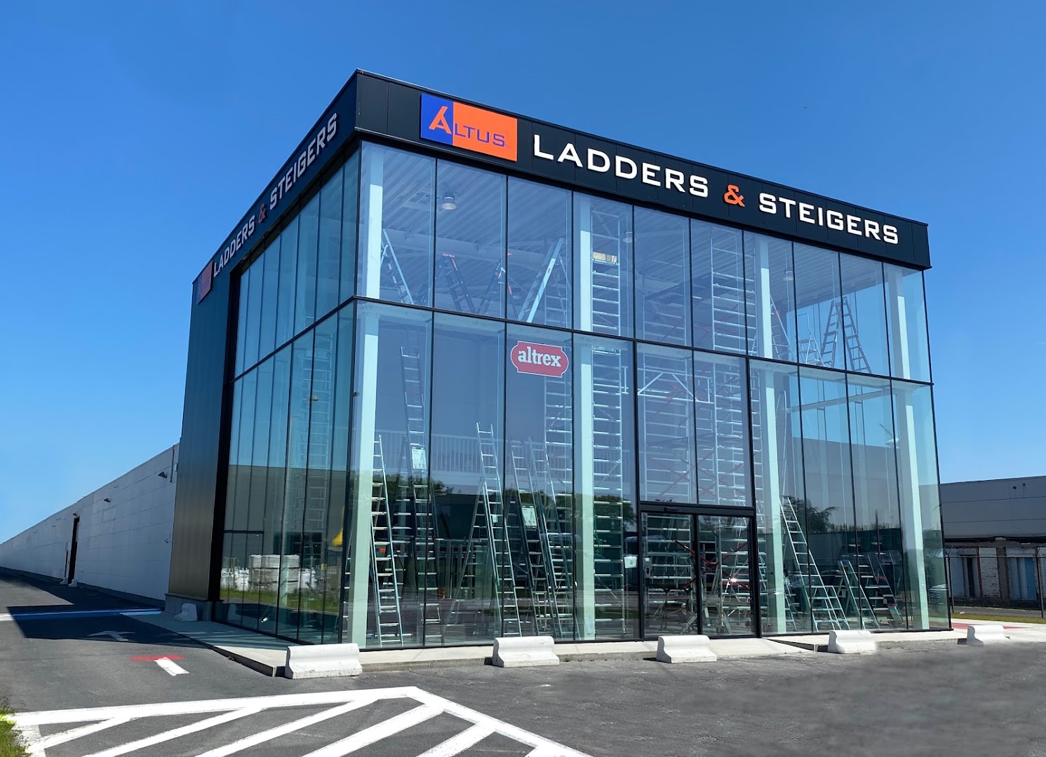 Foto van Altus Ladders & Steigers nv in Brugge — Winkel (foto 2)