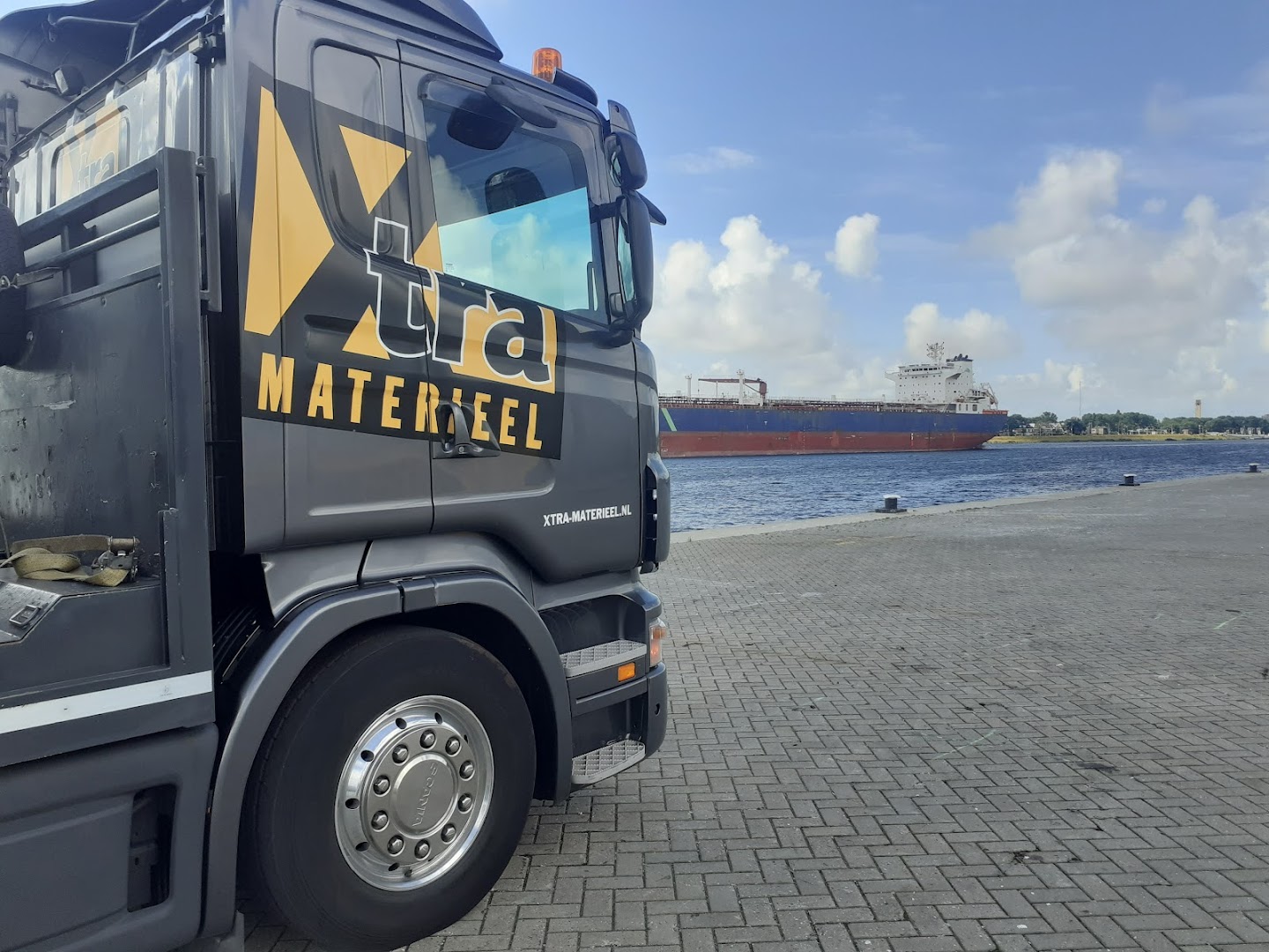 Foto van Xtra Materieel b.v. in Rotterdam — Verhuurbedrijf voor bouwapparatuur (foto 2)
