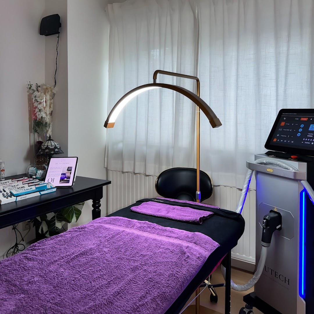 Foto van Bare Alchemy in Peer — Ontharing met laser (foto 1)