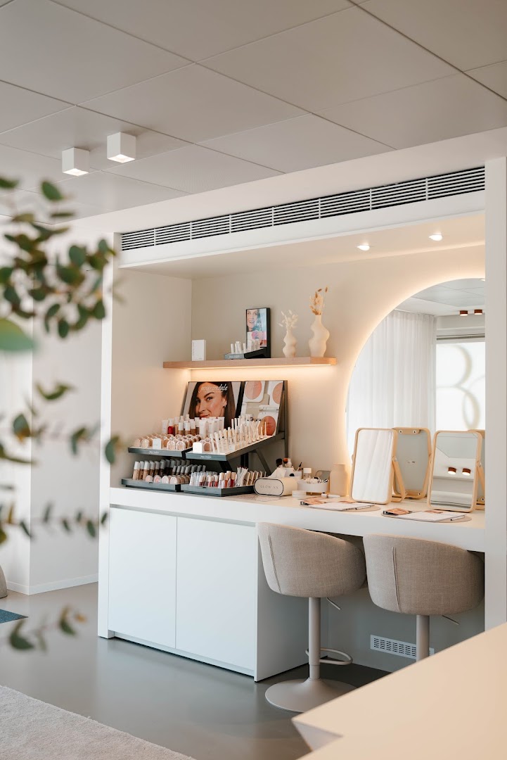 Foto van Beauty Cocoon Skincenter | mesoestetic | hydrafacial | hifu | bodysculptor | laserontharing in Lichtervelde — Huidverzorgingskliniek (foto 1)
