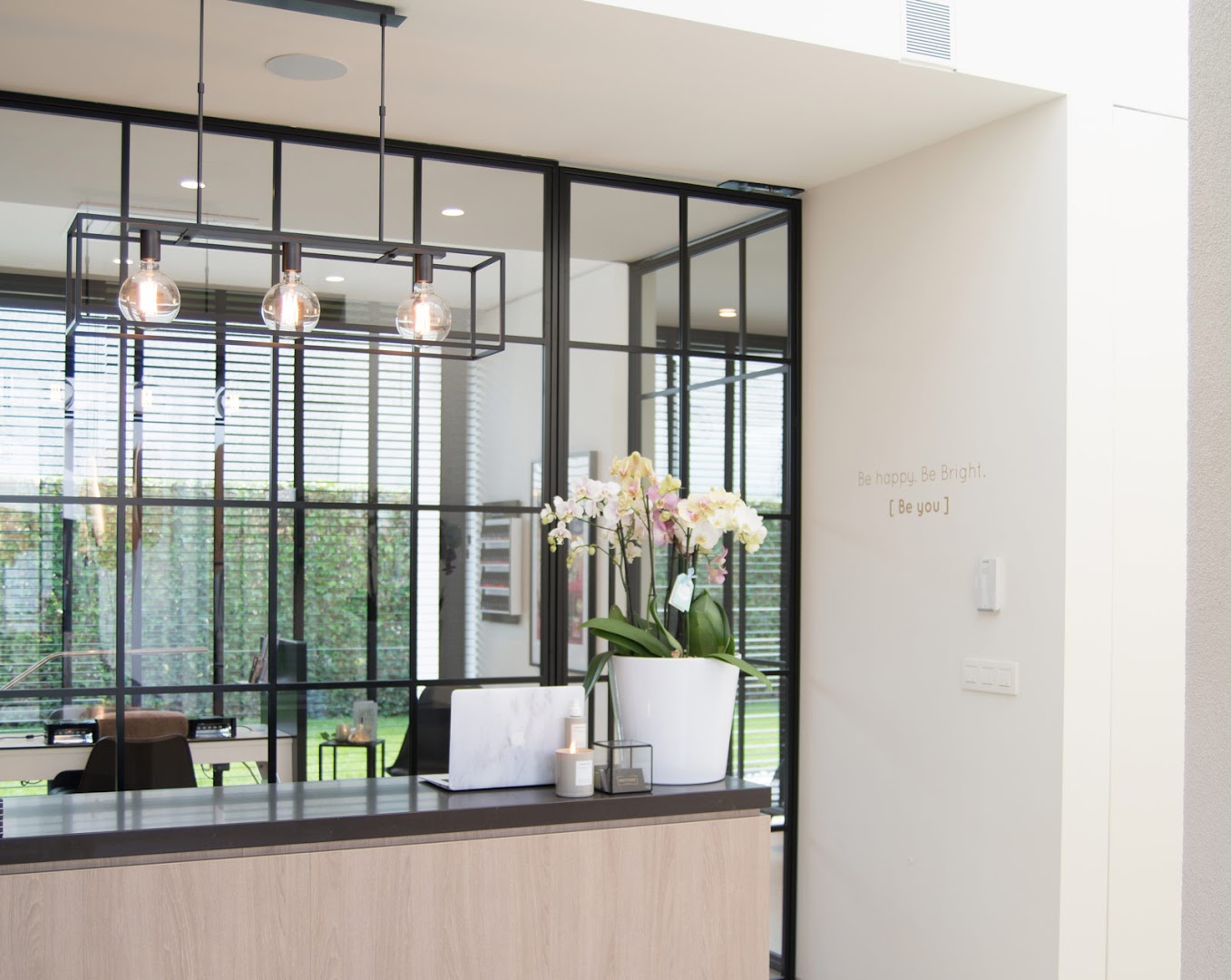 Foto van Beauty Lounge Oona in Beveren-Kruibeke-Zwijndrecht — Schoonheidssalon (foto 1)
