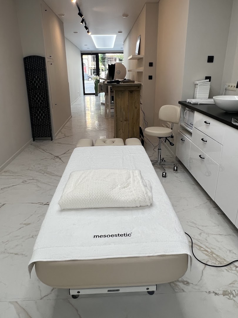 Foto van Beautysalon Élégance in Oostende — Cosmeticabranche (foto 2)
