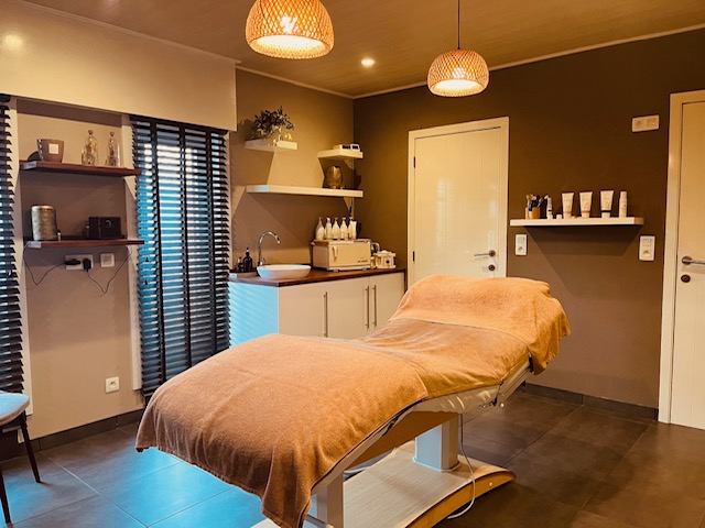 Foto van Beautysalon Straal in Sint-Gillis-Waas — Schoonheidssalon (foto 1)