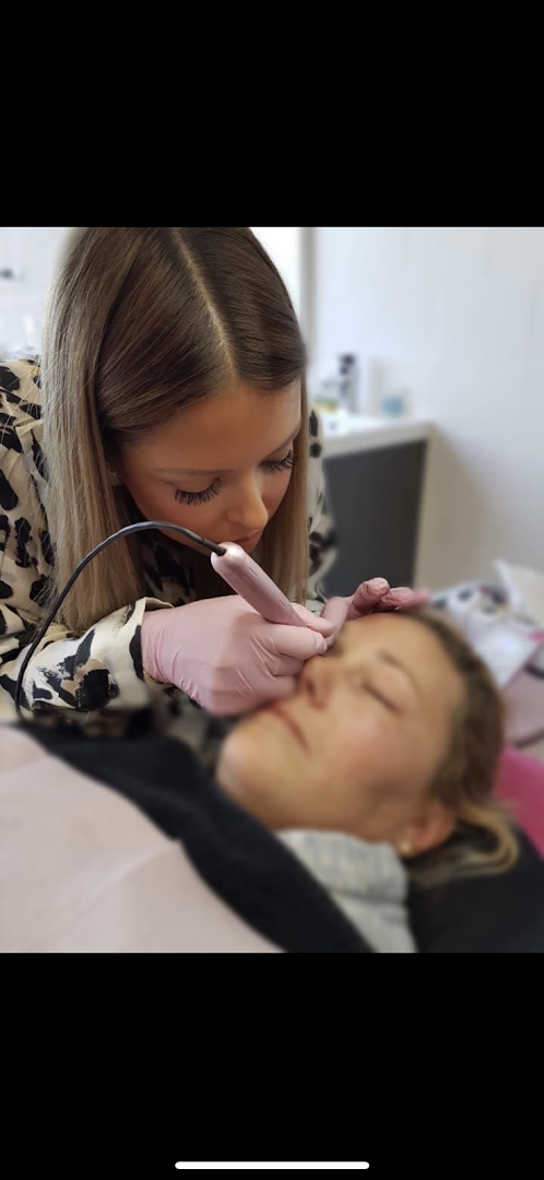 Foto van Bobelle permanent beauty in Hamme — Permanente make-up kliniek (foto 1)