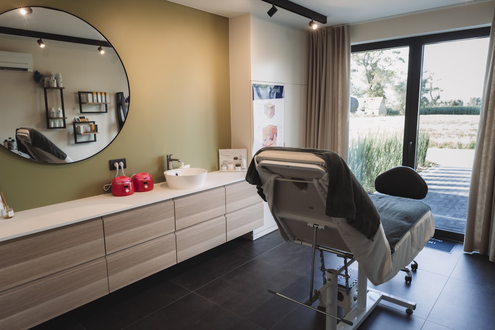 Foto van Cosmetic Solution in Oudenburg — Huidverzorgingskliniek (foto 2)