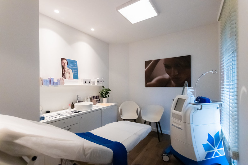 Foto van Docteur Delaoustre - Médecin Esthétique - Epilation Laser Injection Cryolipolyse - Lille in Lambersart — Schoonheidssalon (foto 2)