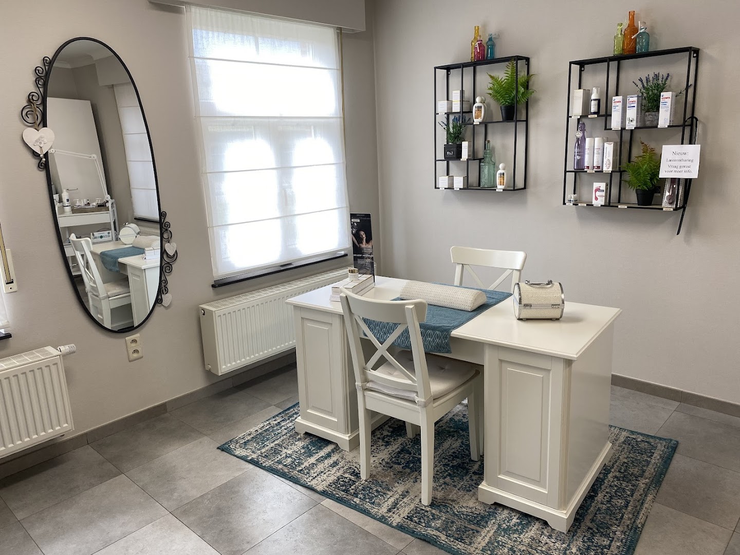 Foto van Esthetiek Ellen Laserontharing Pedicure , Gelaatsverzorging in Aarschot — Schoonheidssalon (foto 1)
