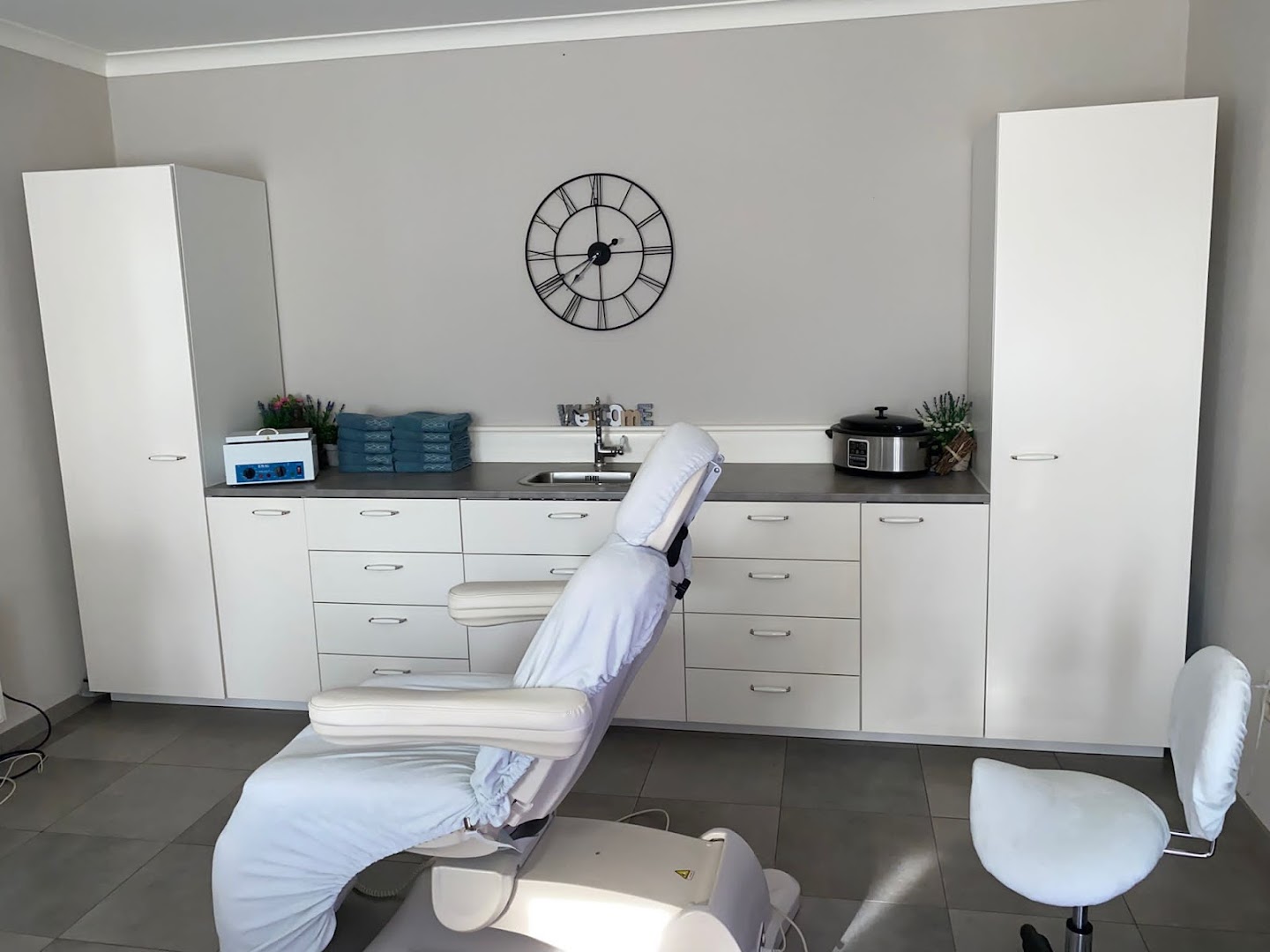 Foto van Esthetiek Ellen Laserontharing Pedicure , Gelaatsverzorging in Aarschot — Schoonheidssalon (foto 2)