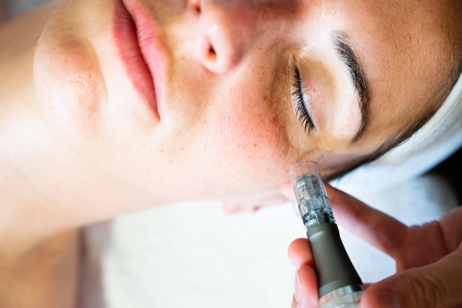 Foto van Glow - skinexperts in Langemark-Poelkapelle — Gezichtsbehandelingsspa (foto 2)