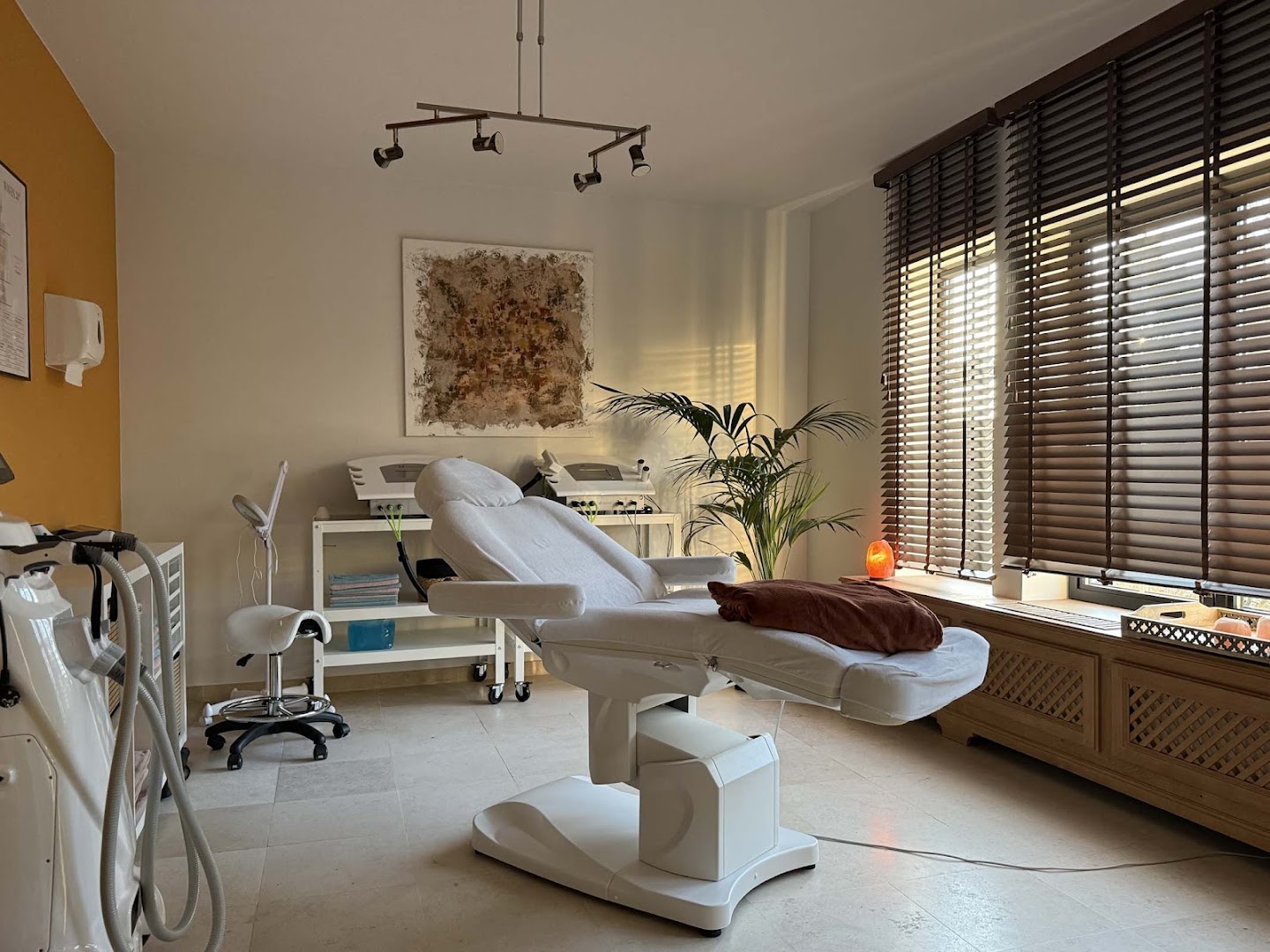 Foto van L'Esprit Beauté - Cryotherapie & Permanente laserontharing in Bonheiden — Schoonheidssalon (foto 1)