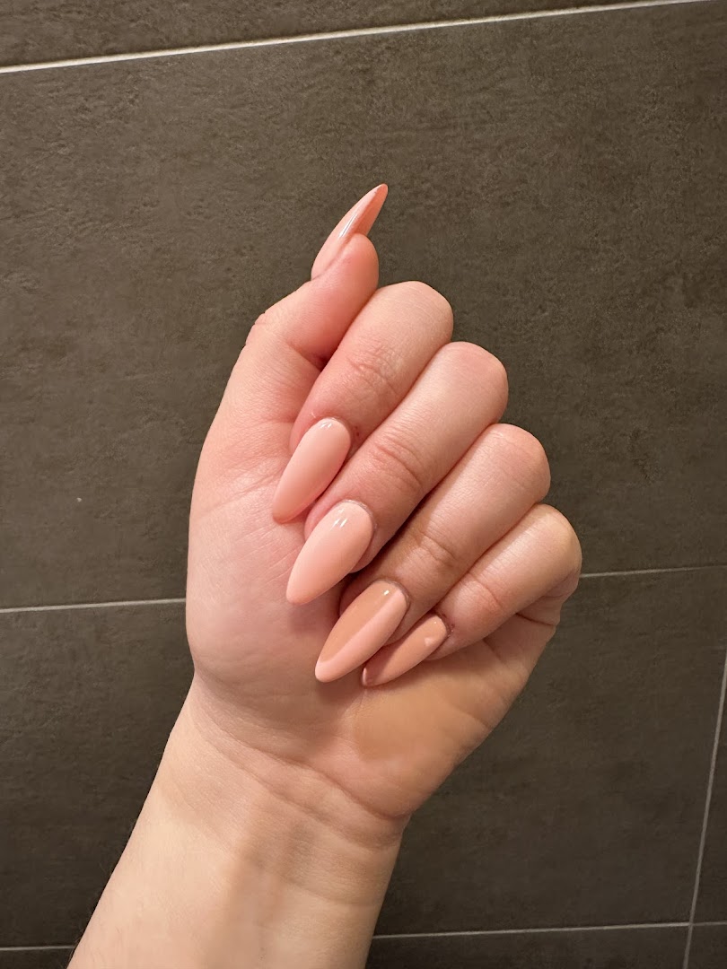 Foto van Laserontharing/Nailstudio Sitara/Afslankbehandeling RF EMS ZERO in Brugge — Nagelstudio (foto 2)