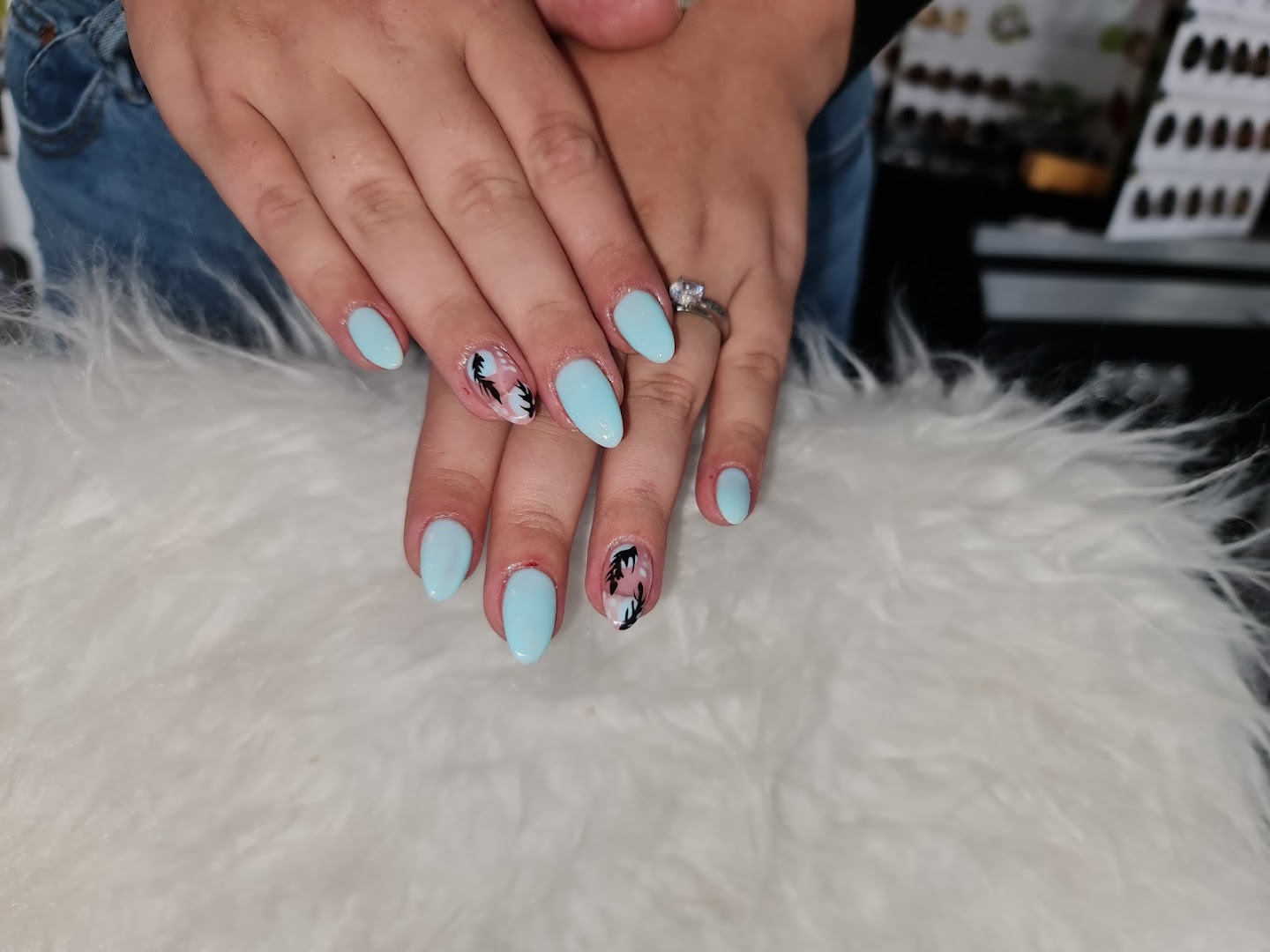 Foto van Laserontharing/Nailstudio Sitara/Afslankbehandeling RF EMS ZERO in Brugge — Nagelstudio (foto 3)