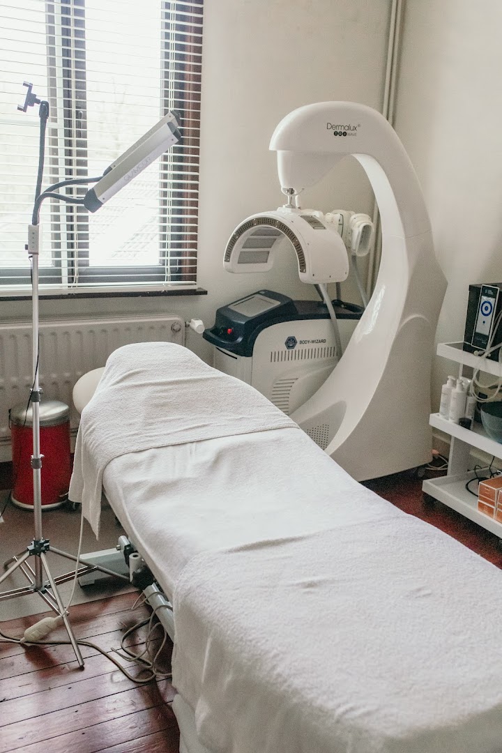 Foto van Lynn De Coen | Huidtherapie in Sinaai — Huidverzorgingskliniek (foto 2)