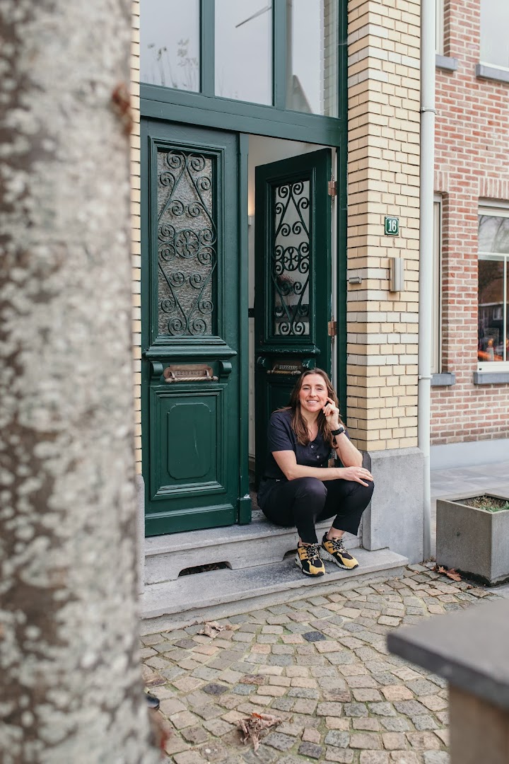 Foto van Lynn De Coen | Huidtherapie in Sinaai — Huidverzorgingskliniek (foto 3)