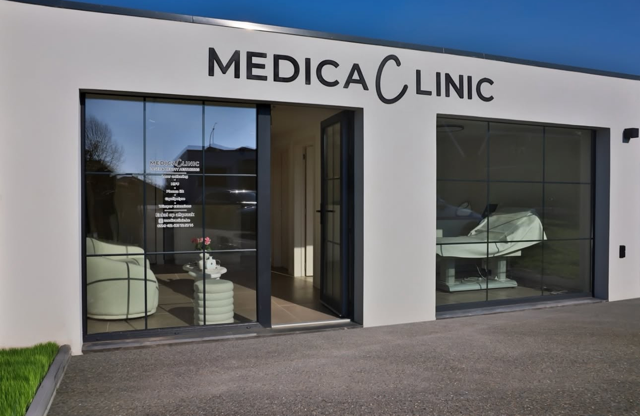 Foto van Medica Clinic | Laserontharing, Tattoo verwijdering & CO₂ Laser in Lievegem — Schoonheidssalon (foto 1)