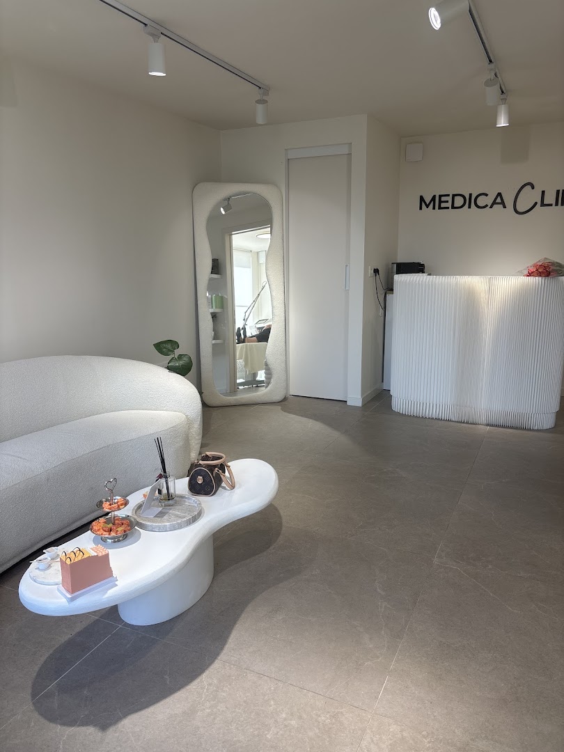 Foto van Medica Clinic | Laserontharing, Tattoo verwijdering & CO₂ Laser in Lievegem — Schoonheidssalon (foto 2)