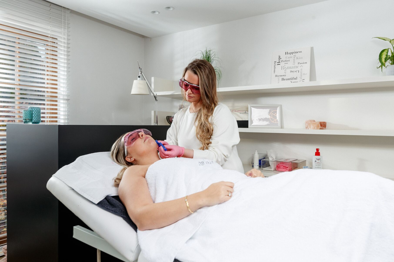 Foto van Ontharingsinstituut in Waasmunster — Schoonheidssalon (foto 1)