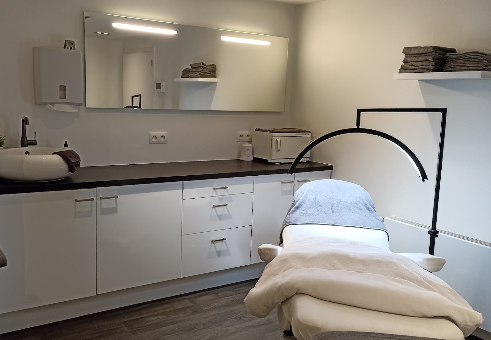 Foto van Skincare Silhouette in Zemst — Schoonheidssalon (foto 3)