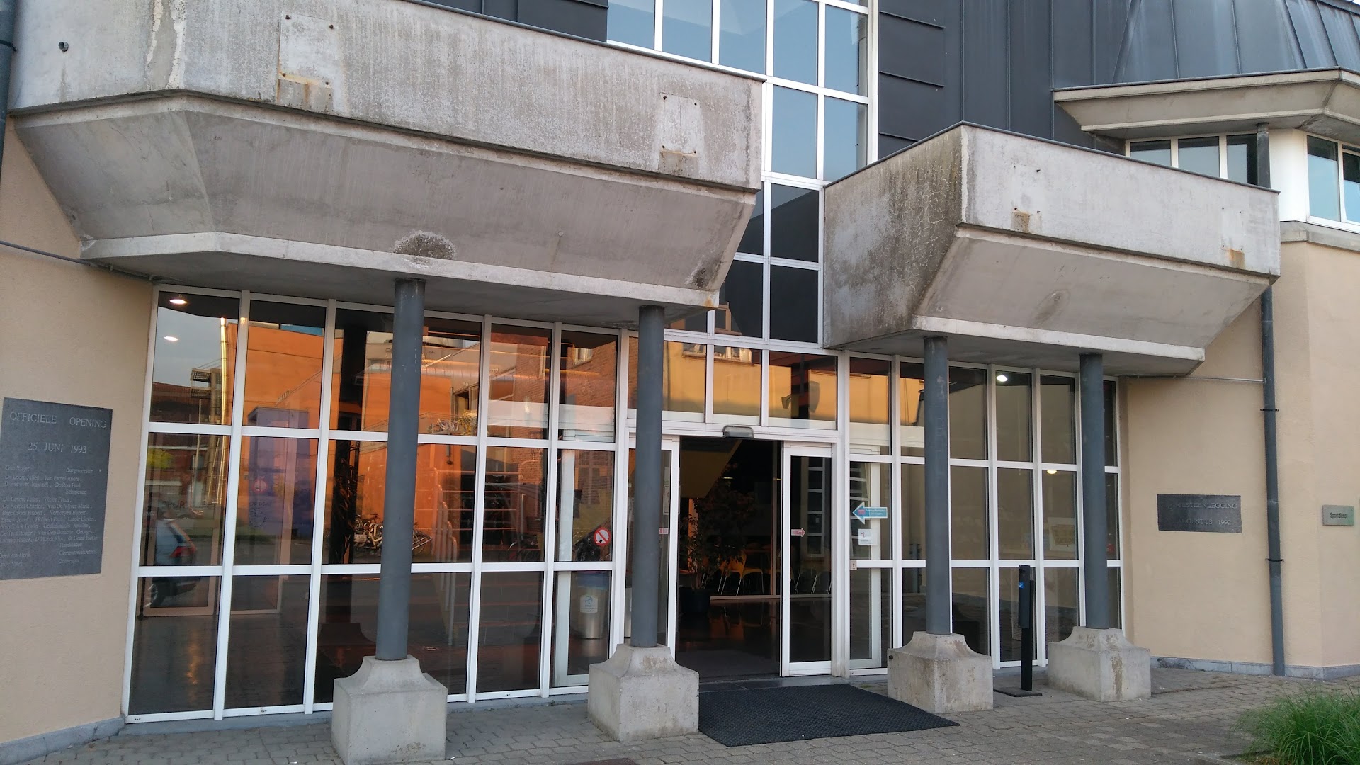 Foto van Sportcentrum De Fabriek in Sint-Lievens-Houtem — Sportcomplex (foto 2)
