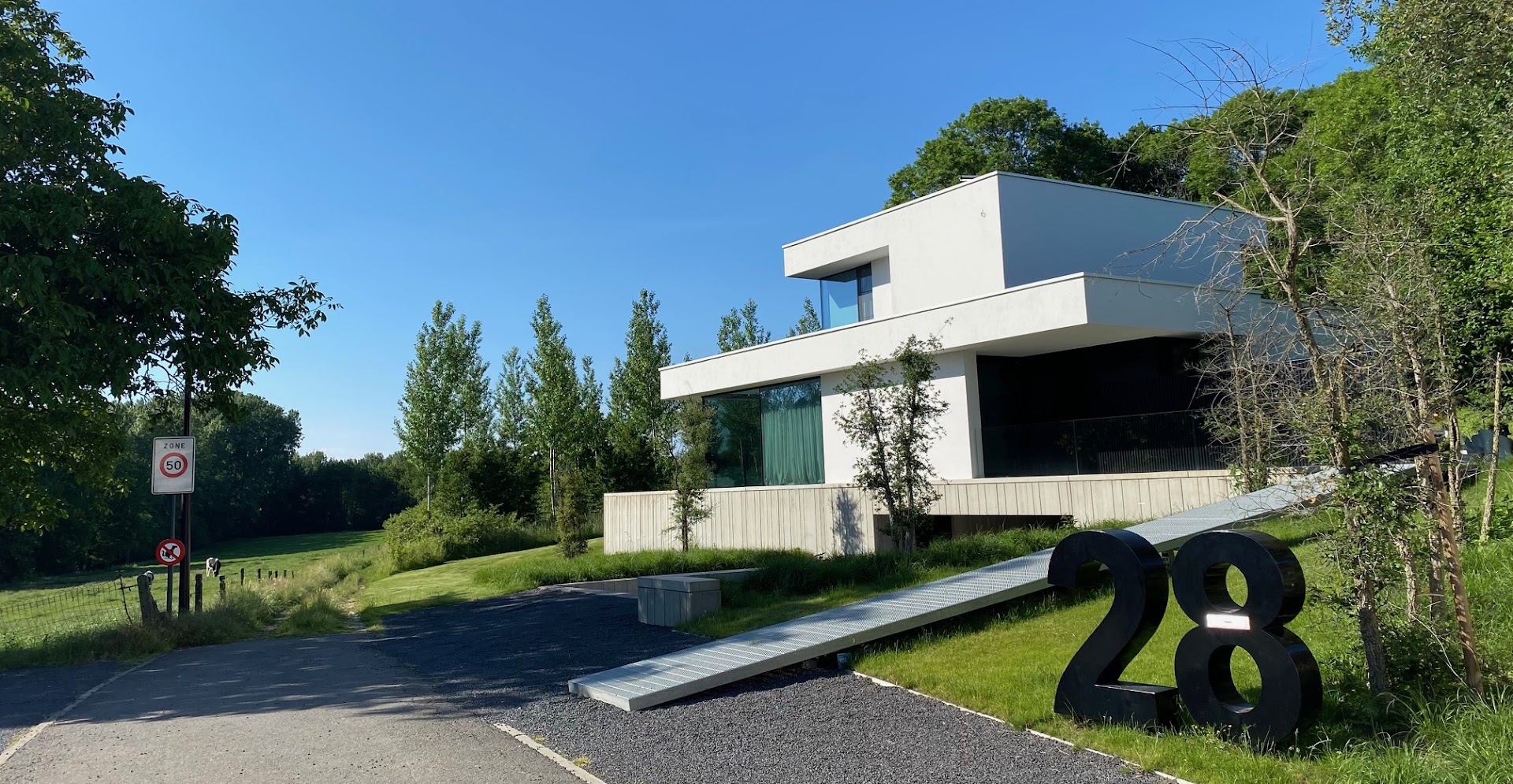 Foto van The Skin Clinic in Lennik — Medisch centrum (foto 1)