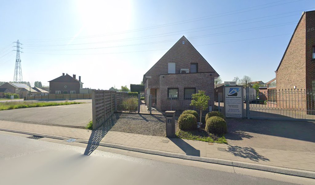 Foto van Barbé / Bart in Roosdaal, Dakwerker