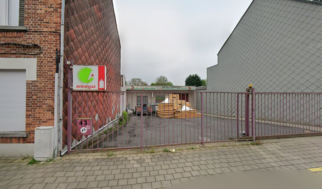 Foto van Asfaltwerken Vandenbulcke BV in Zwevegem, Dakdekker