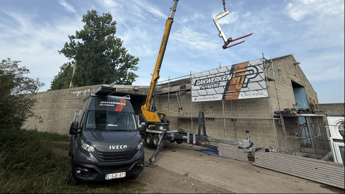 Foto van Dakwerken Puyneers in Tienen — Dakdekker Foto van Dakwerken Puyneers in Tienen — Dakdekker