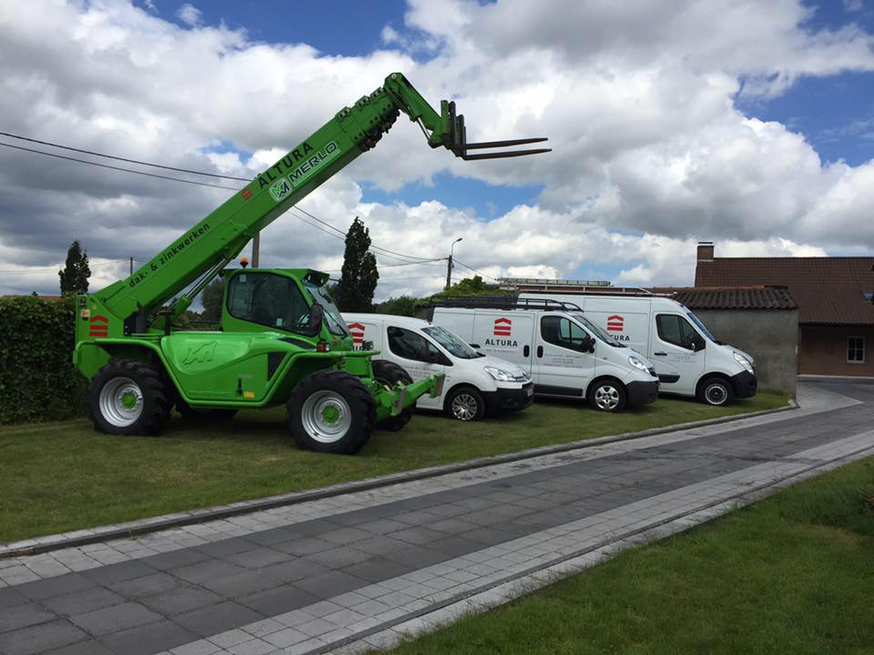 Foto van Altura BV | Dakwerken Nieuwbouw & Renovatie in Izegem — Dakdekker Foto van Altura BV | Dakwerken Nieuwbouw & Renovatie in Izegem — Dakdekker