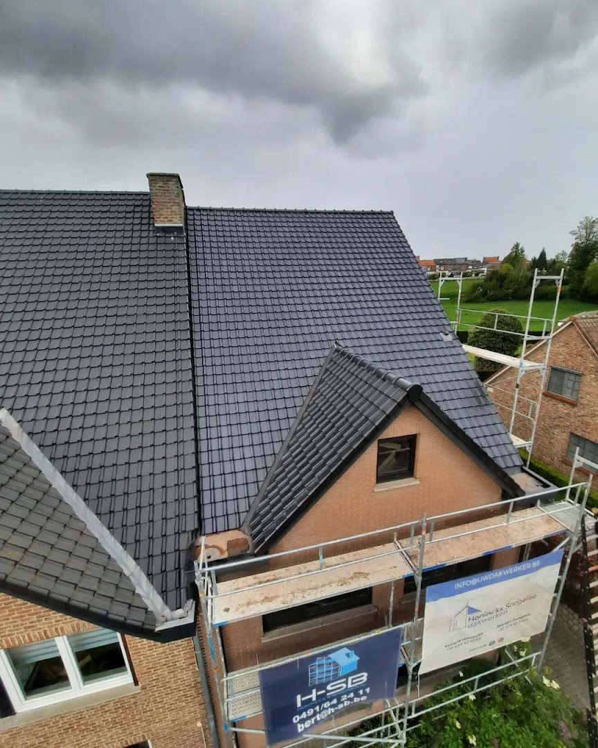 Foto van Honinckx Soogelée Dakwerken in Landen — Dakdekker Foto van Honinckx Soogelée Dakwerken in Landen — Dakdekker