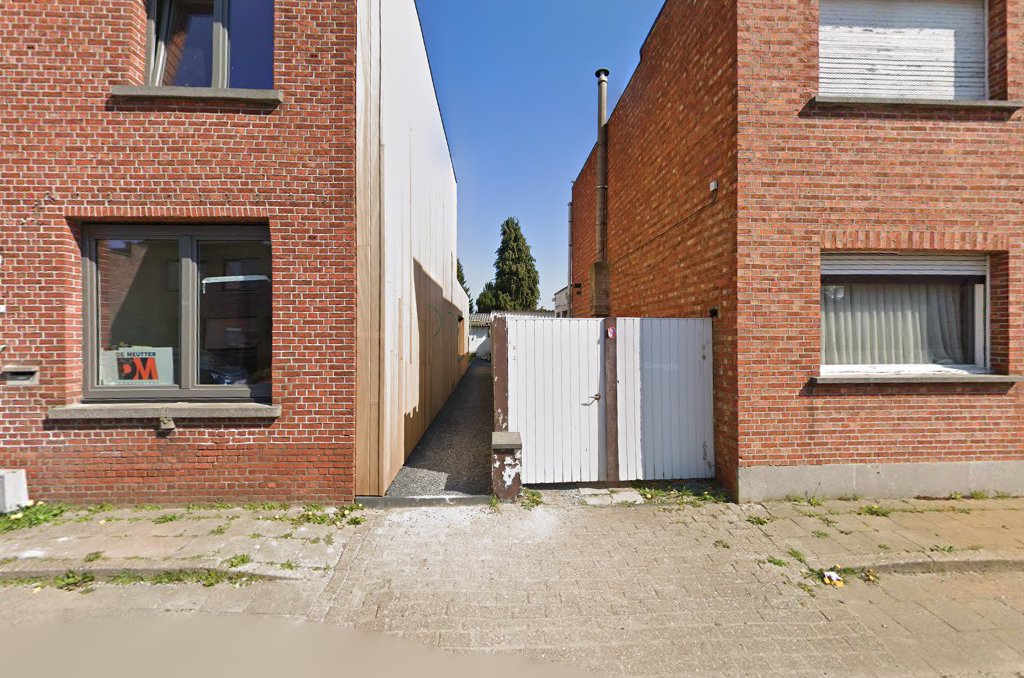 Foto van Tom Van Rompay in Herenthout — Dakdekker (foto 3)