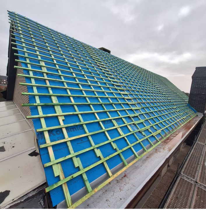 Foto van Dak & Klusgemak Gevaert | 24/7 Dakherstellingen in Londerzeel — Dakdekker (foto 2)