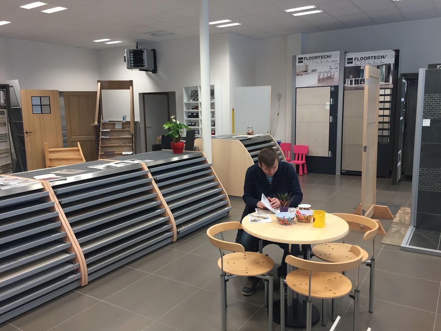 Foto van Verschoot Dakmaterialen en Vloeren BVBA in Ingelmunster — Leverancier van bouwmaterialen Foto van Verschoot Dakmaterialen en Vloeren BVBA in Ingelmunster — Leverancier van bouwmaterialen