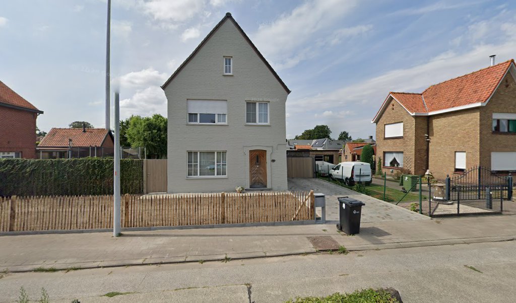 Foto van A in Damme — Dakdekker Foto van A in Damme — Dakdekker