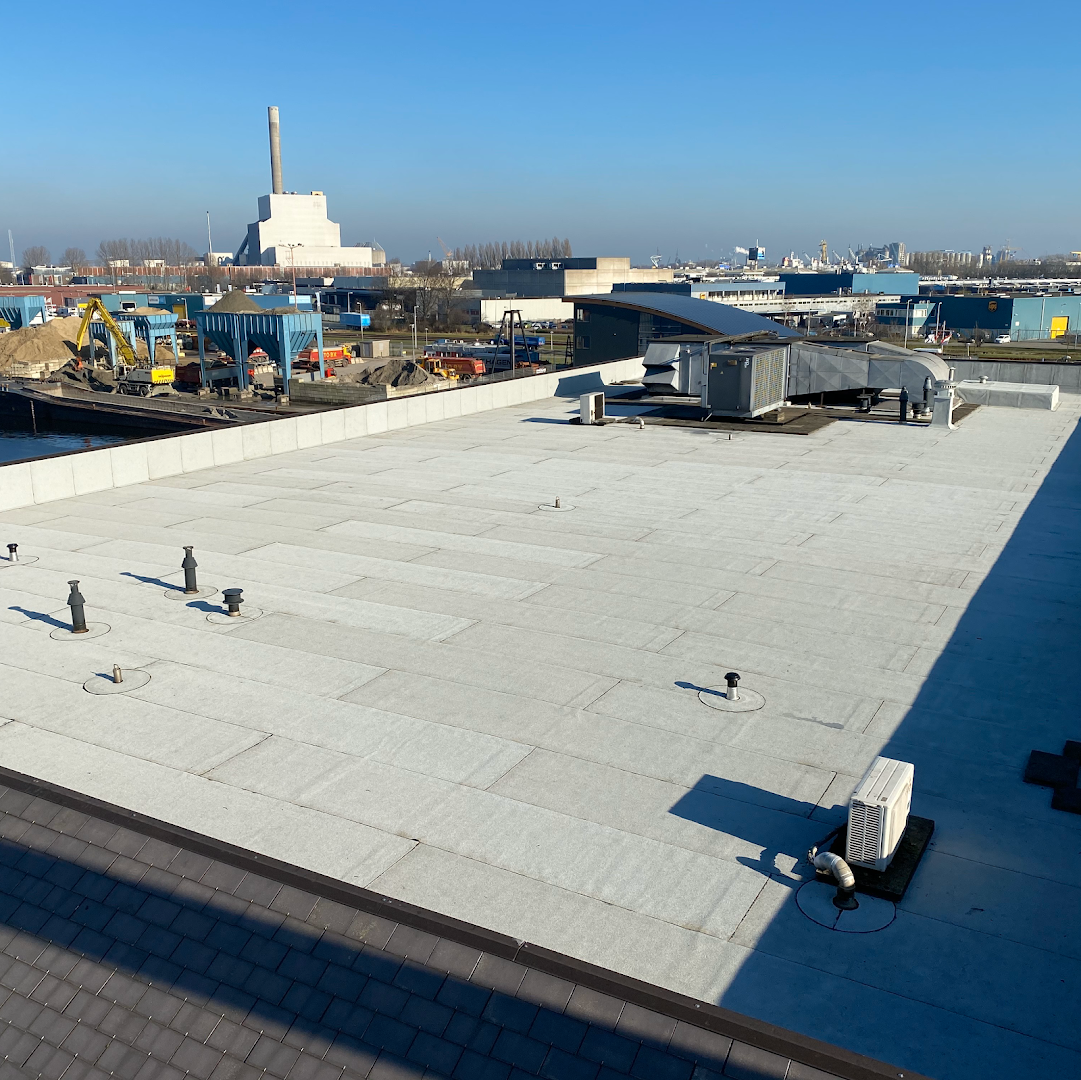Foto van Total Roof Care B.V. in Zwijndrecht — Dakdekker (foto 3)