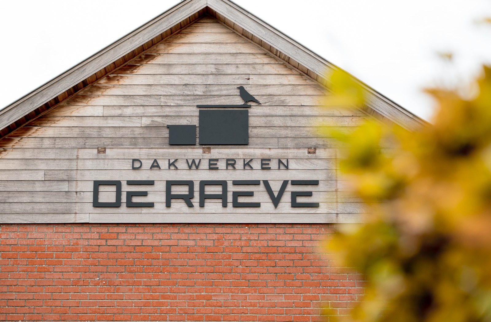 Foto van Dakwerken De Raeve | Platte daken in EPDM | Regio Kortemark (Zarren) & West-Vlaanderen in Kortemark — Dakdekker (foto 1)