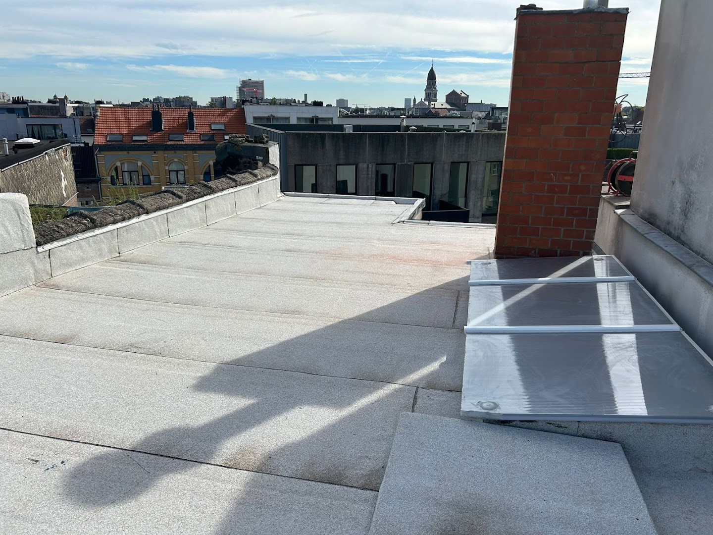 Foto van PLAT DAK WERKEN Roofit in Antwerpen — Dakdekker Foto van PLAT DAK WERKEN Roofit in Antwerpen — Dakdekker