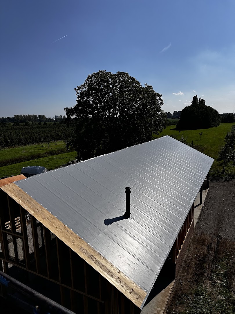 Foto van Dakdekkersbedrijf High Projects in Brakel — Dakdekker (foto 2)