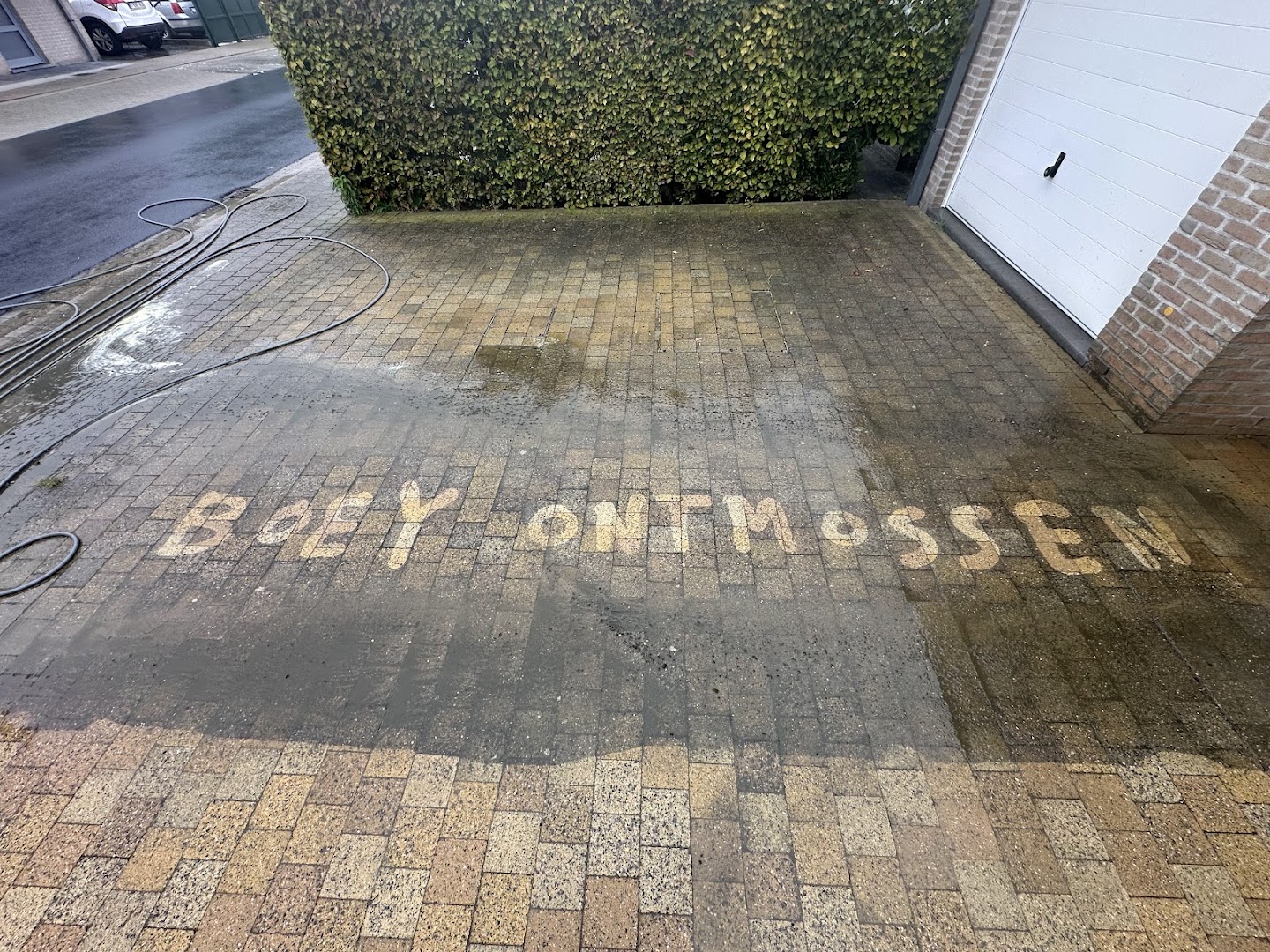 Foto van Alex Boey BV - Dakontmossing en meer in Lichtervelde — Hogedrukreiniging (foto 3)