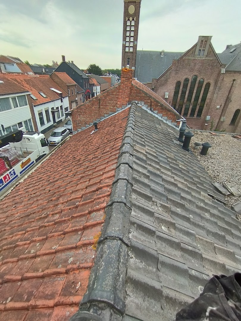 Foto van Algemene renovatiewerken (RDC) in Eeklo — Dakdekker (foto 3)