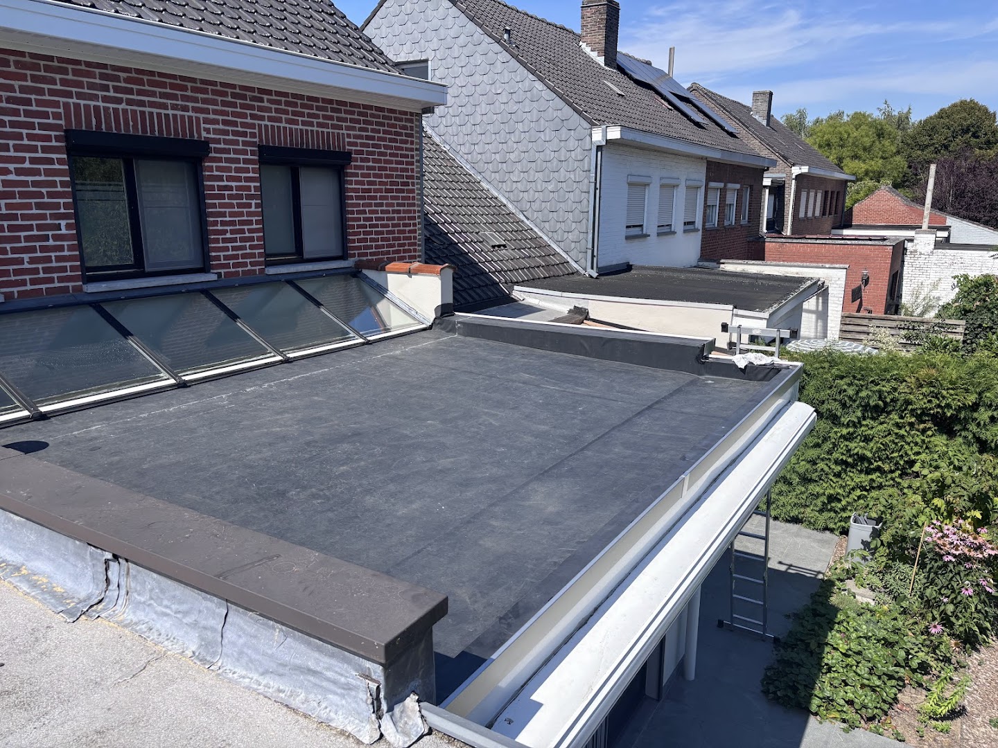 Foto van Epdm Dhoore in Waregem — Dakdekker Foto van Epdm Dhoore in Waregem — Dakdekker