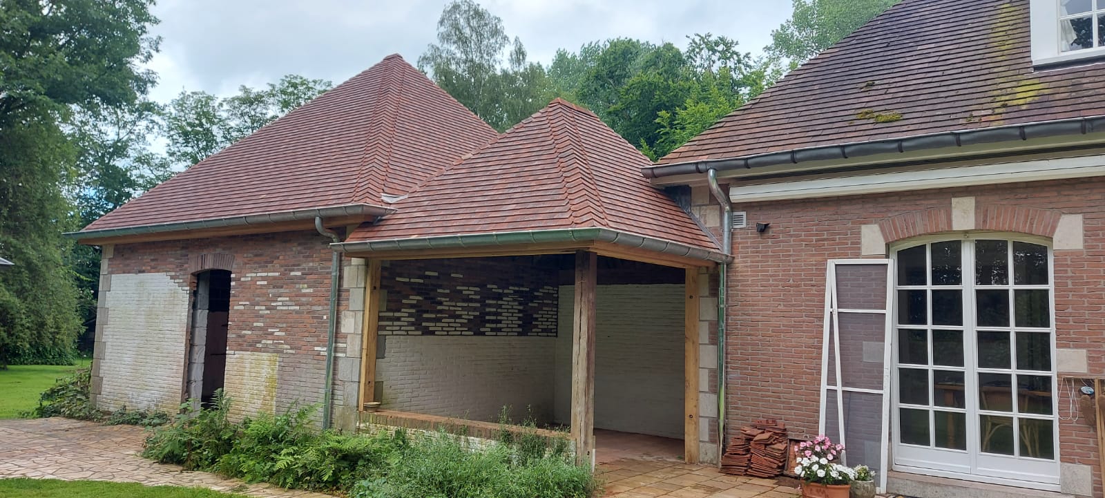 Foto van JVB Building in Oosterzele — Dakdekker (foto 3)