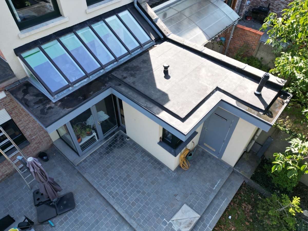 Foto van Apex Roof in Ranst — Dakdekker Foto van Apex Roof in Ranst — Dakdekker