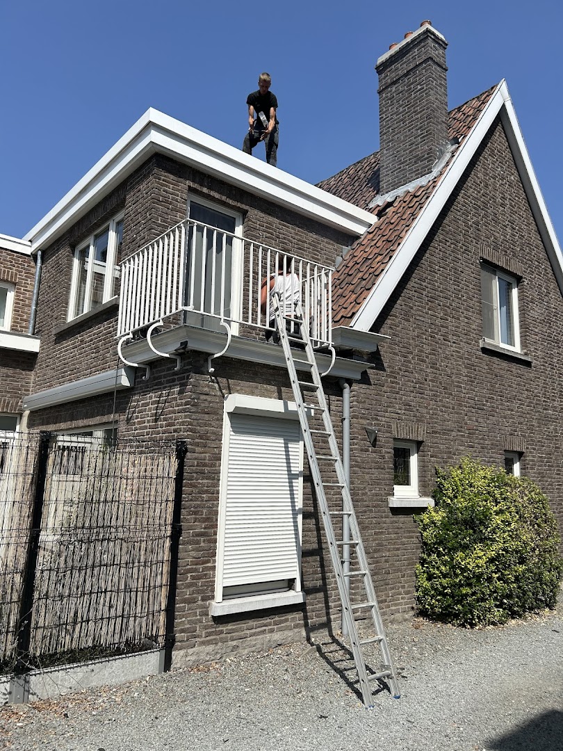 Foto van Skydak in Sint-Niklaas — Dakdekker (foto 3)