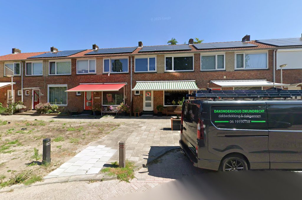 Foto van Dakonderhoud Zwijndrecht in Zwijndrecht — Dakgotenreinigingsservice Foto van Dakonderhoud Zwijndrecht in Zwijndrecht — Dakgotenreinigingsservice