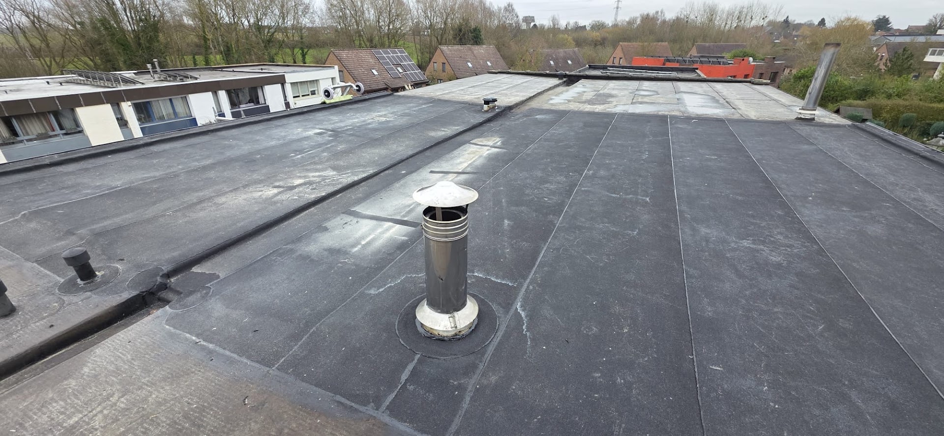 Foto van DWG Projects specialist platte daken in Ninove — Dakdekker (foto 2)
